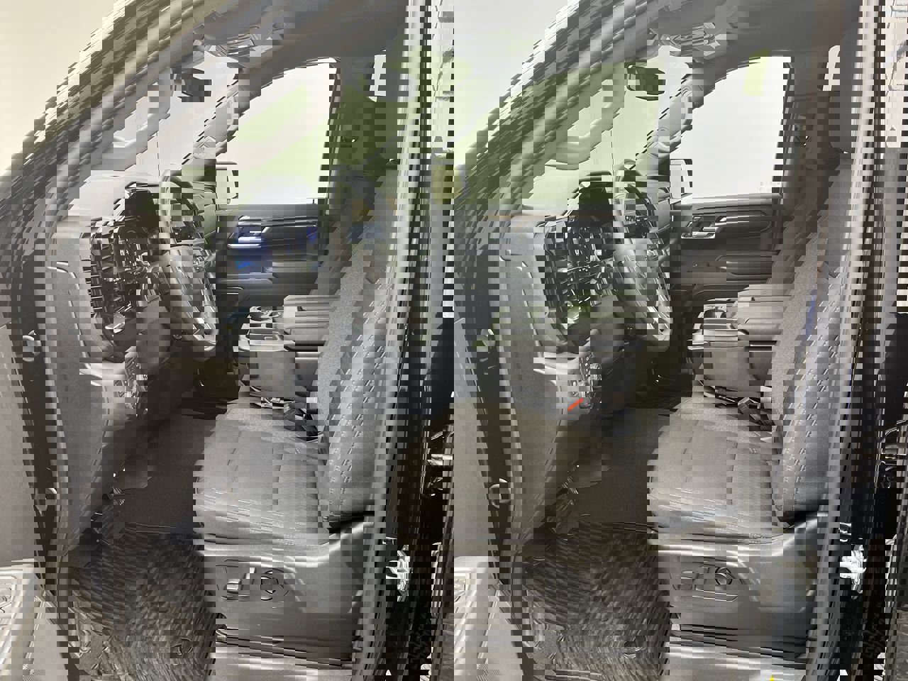 2024 Chevrolet Silverado 1500 RST photo 3