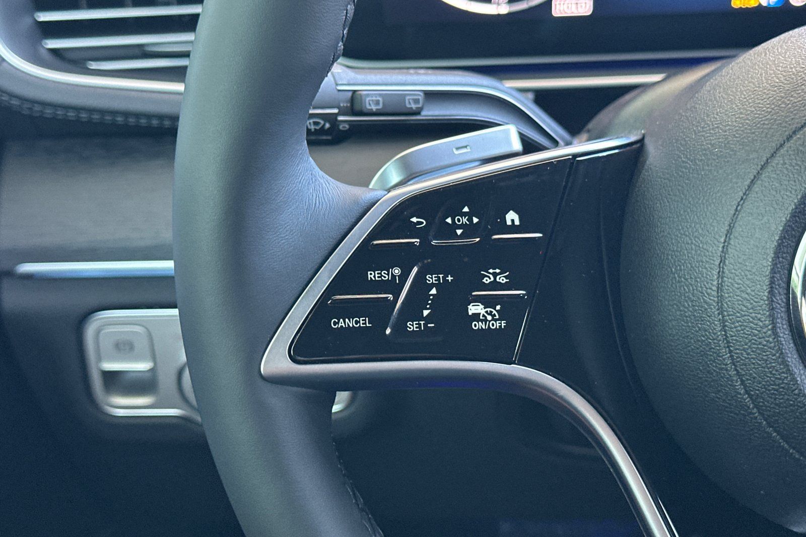 2025 Mercedes Benz GLS 450 4MATIC photo 23
