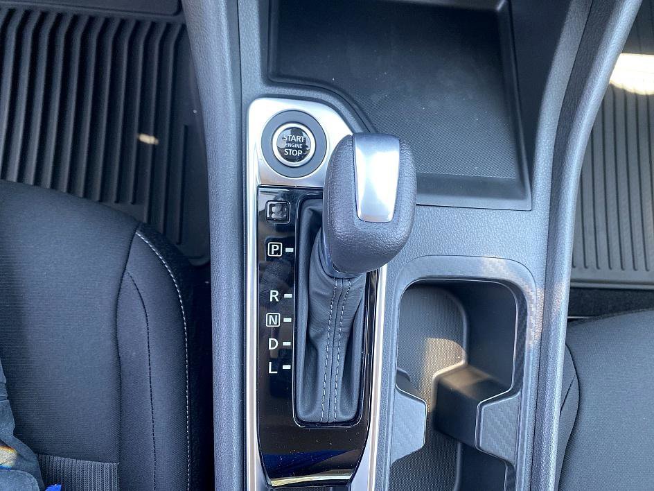 2025 Nissan Sentra SV photo 12