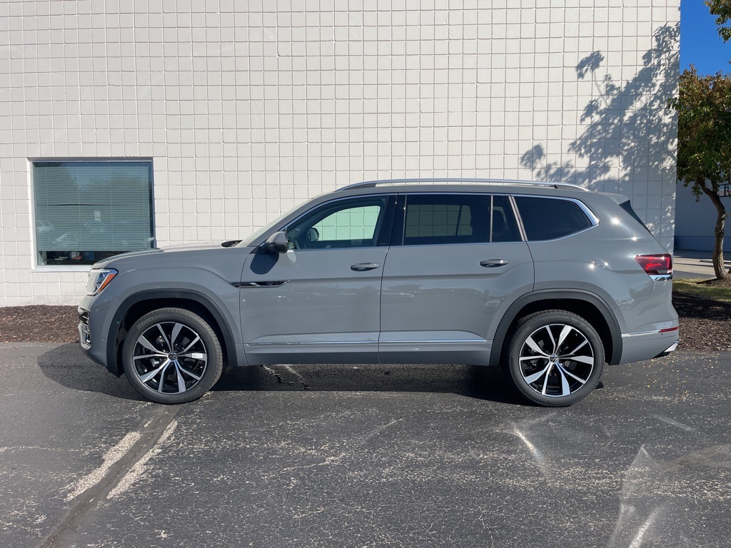 2026 Volkswagen Atlas SEL Premium R-Line photo 2