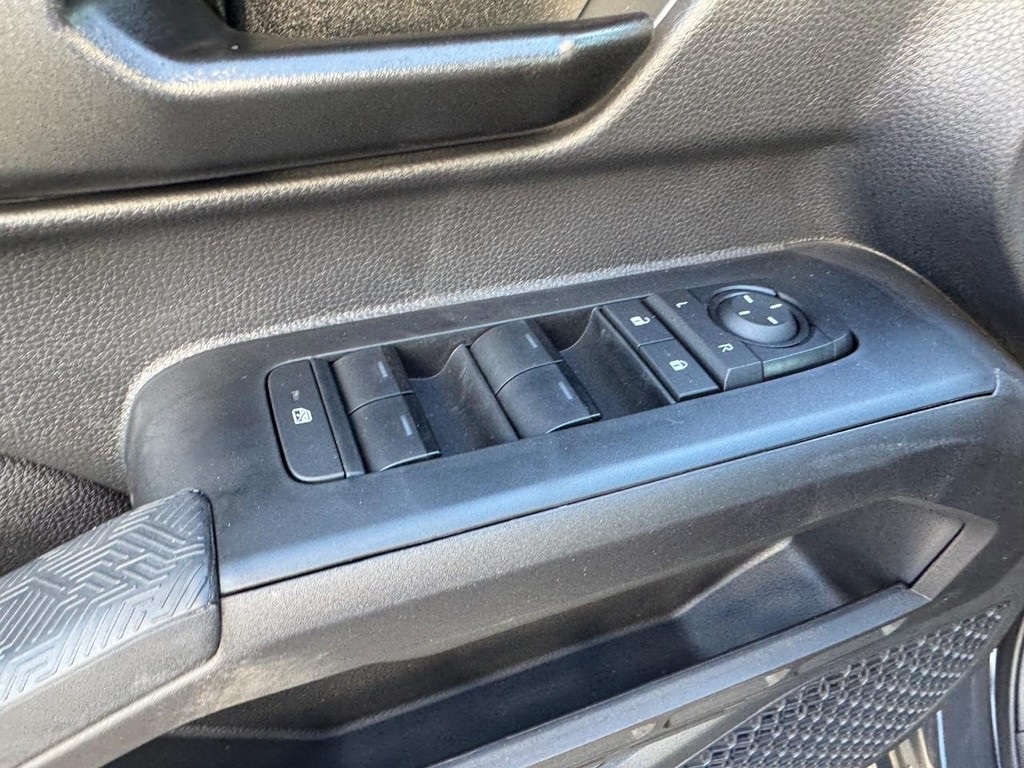 2025 Toyota Tacoma SR5 4x4 Double Cab photo 10