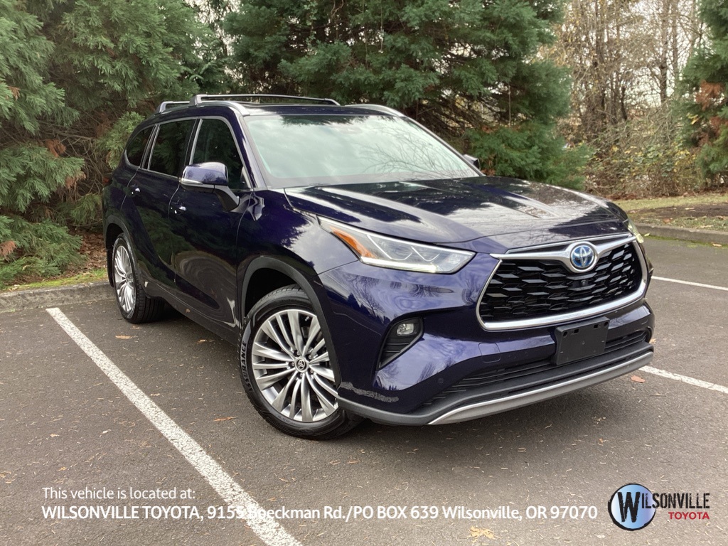 2022 Toyota Highlander Platinum's photo