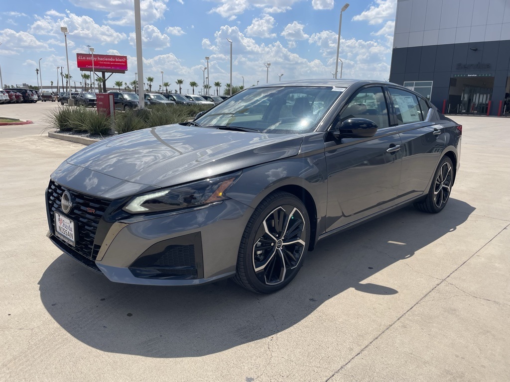 2025 Nissan Altima SR photo 6
