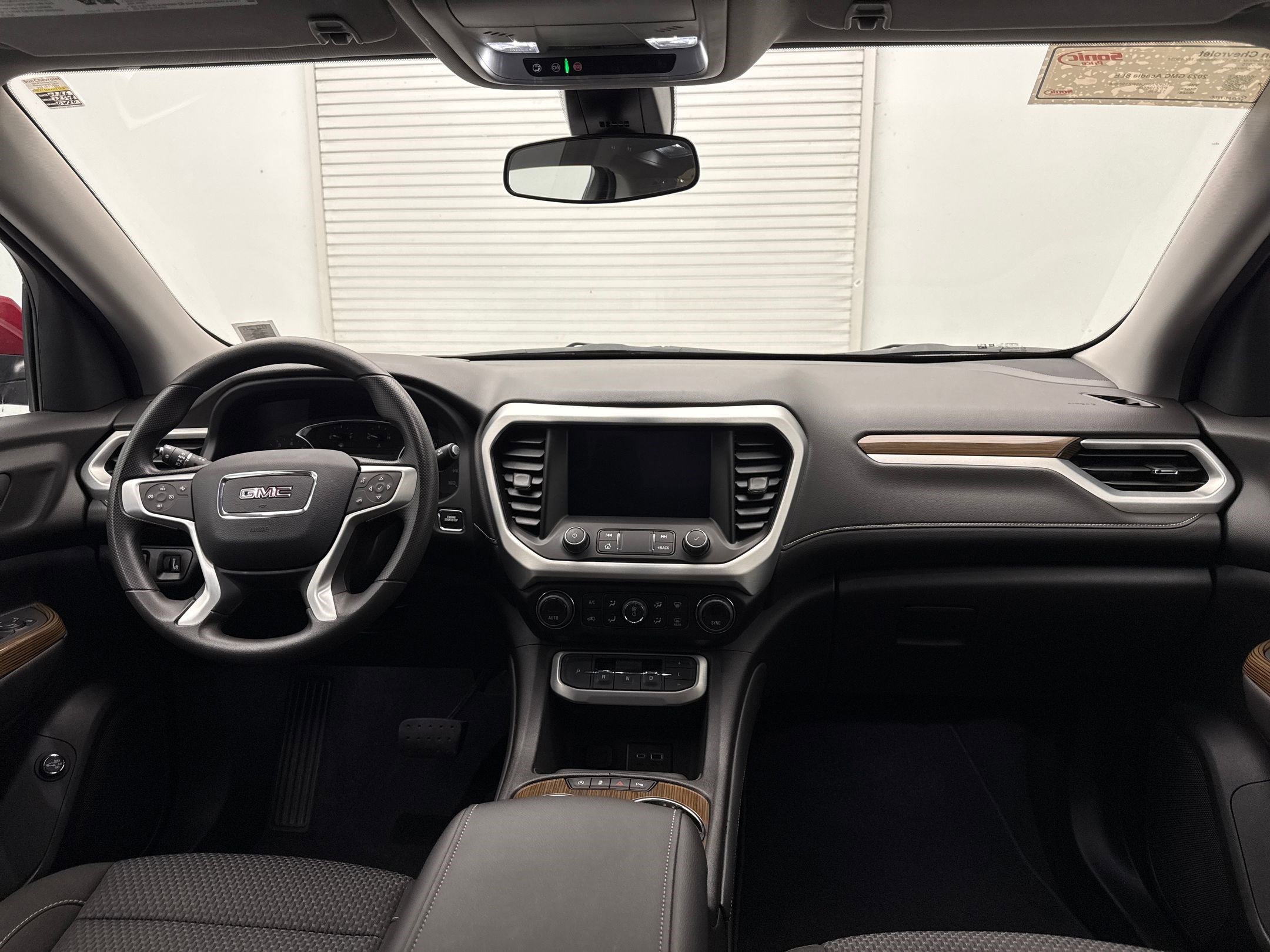 2023 Gmc Acadia SLE photo 14