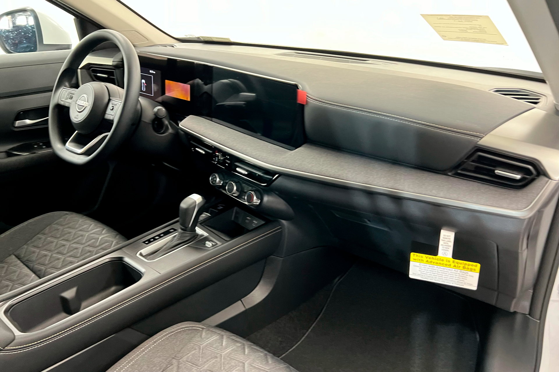 2025 Nissan Kicks SV photo 23