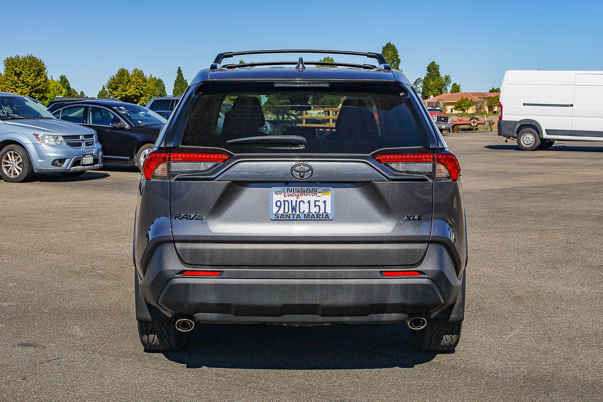 2022 Toyota RAV4 XLE Premium photo 4