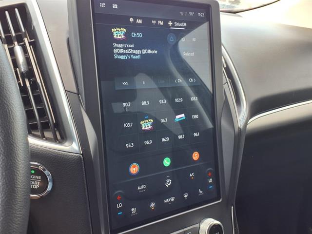 2024 Ford Edge Titanium photo 11