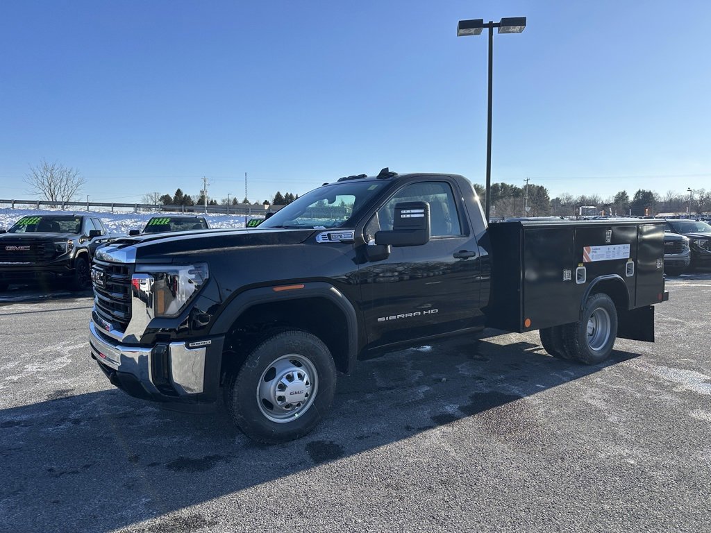 2025 Gmc Sierra 3500 HD Pro photo 2