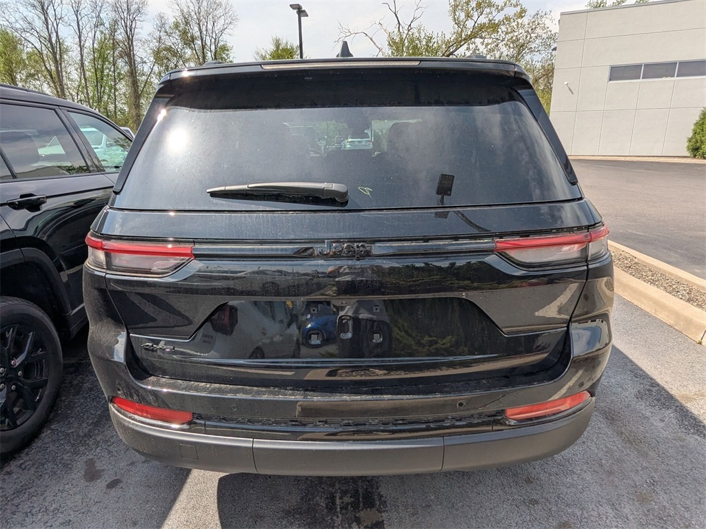 2025 Jeep Grand Cherokee Altitude X photo 4