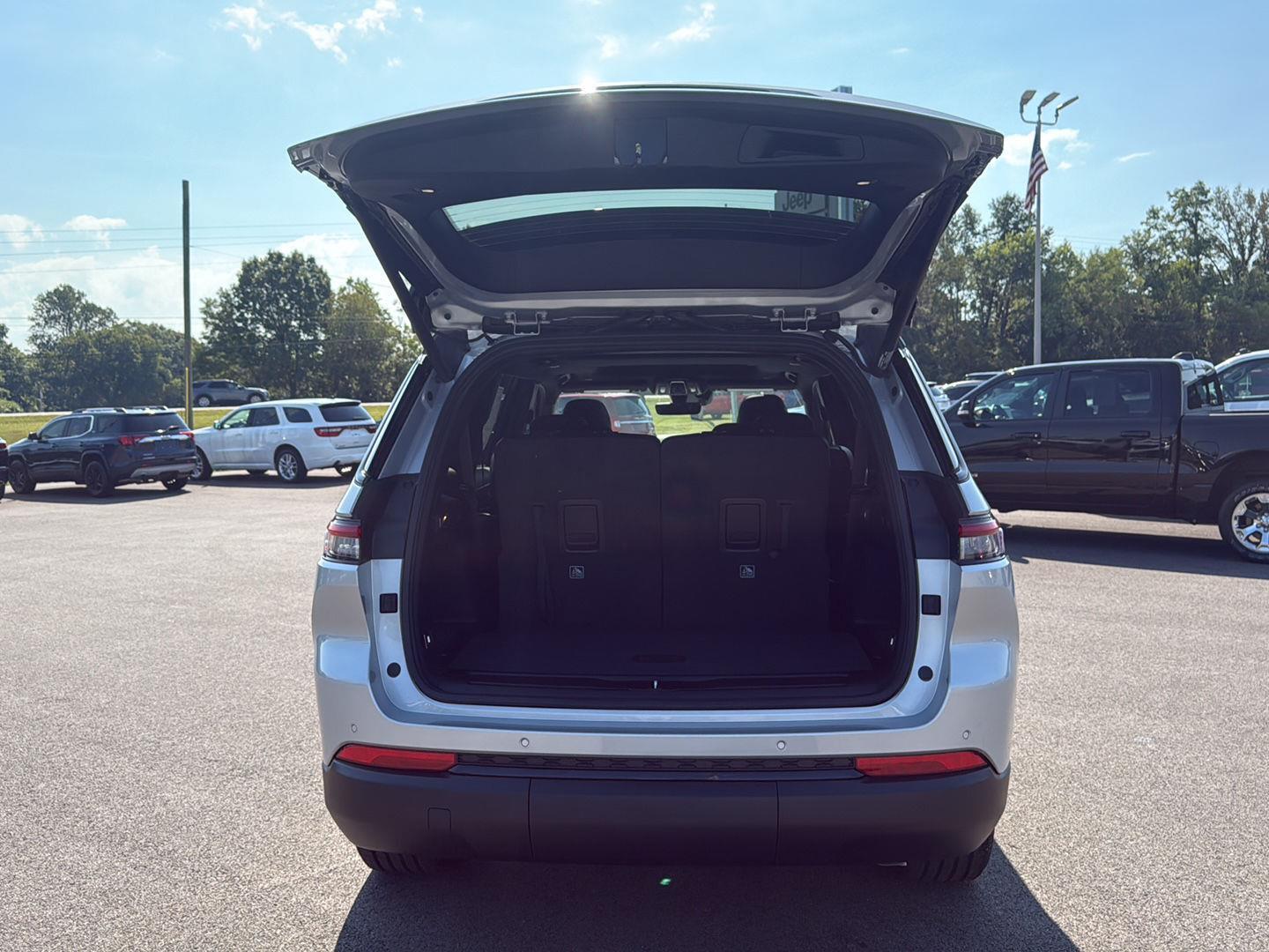 2025 Jeep Grand Cherokee Altitude X photo 11