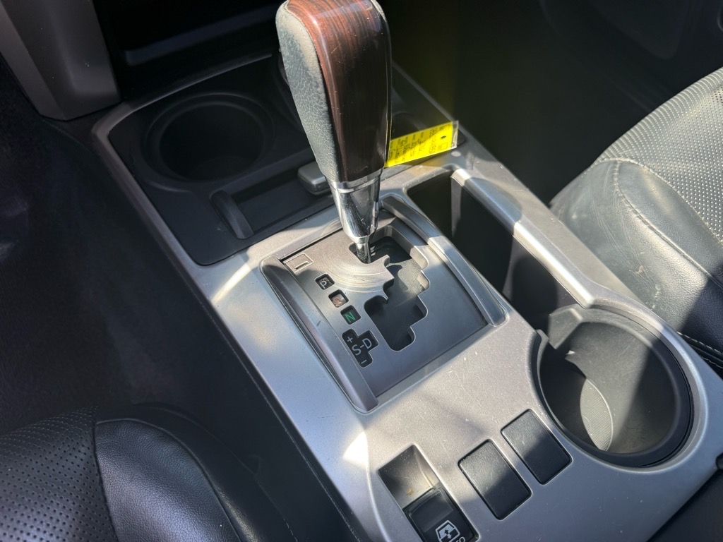 2016 Toyota 4Runner Limited photo 17