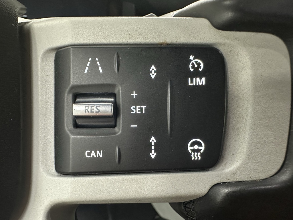 2024 Land Rover Defender 110 S photo 15