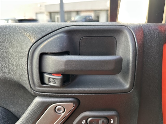 2015 Jeep Wrangler Unlimited Sport photo 21