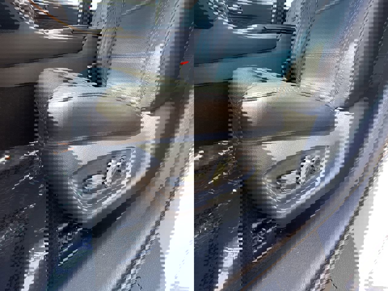 2022 Toyota Avalon Limited photo 12