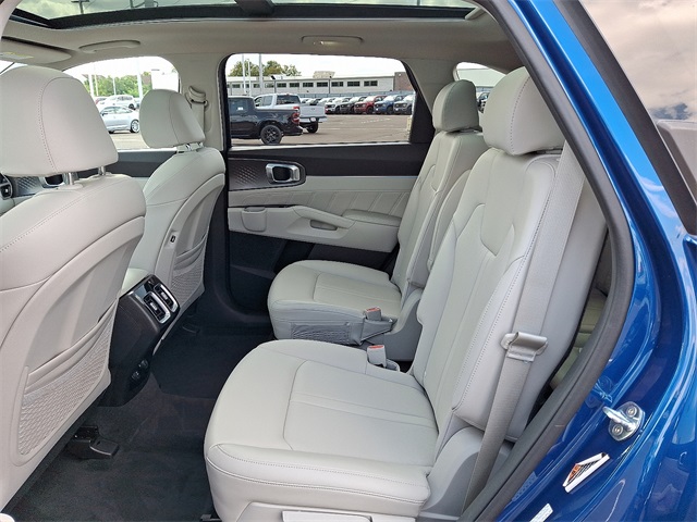 2022 Kia Sorento SX photo 11
