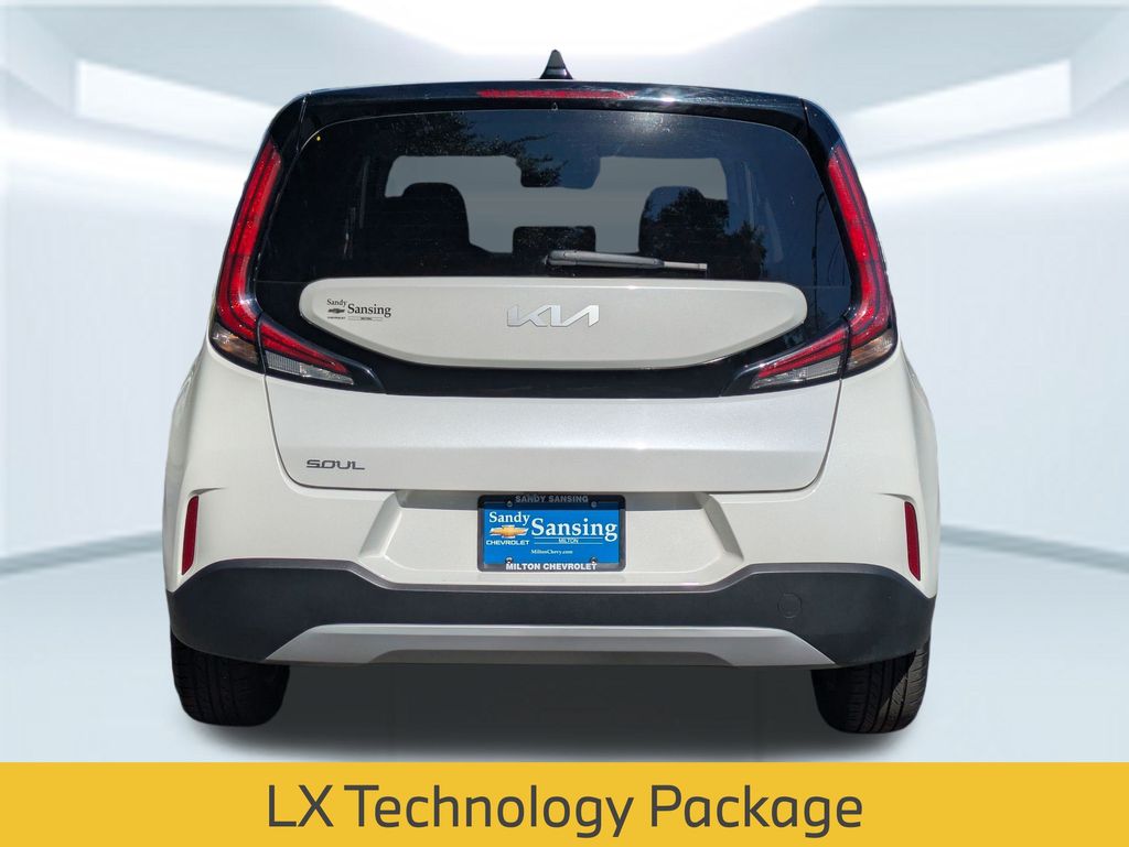 2024 Kia Soul LX photo 4