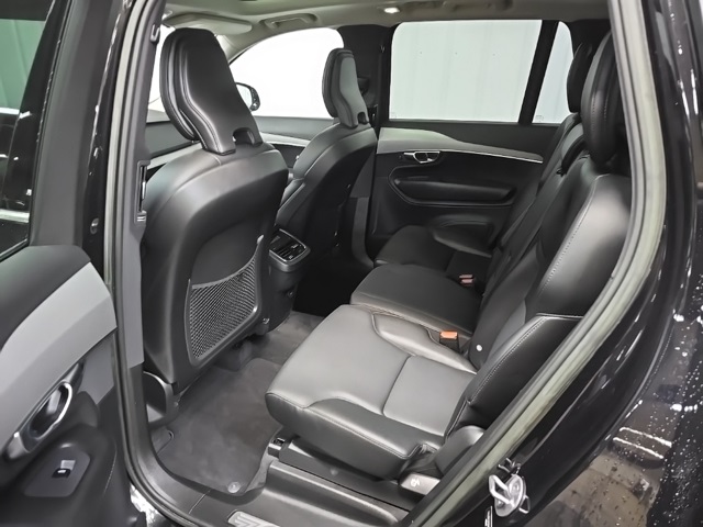 2023 Volvo XC90 B5 Core photo 28