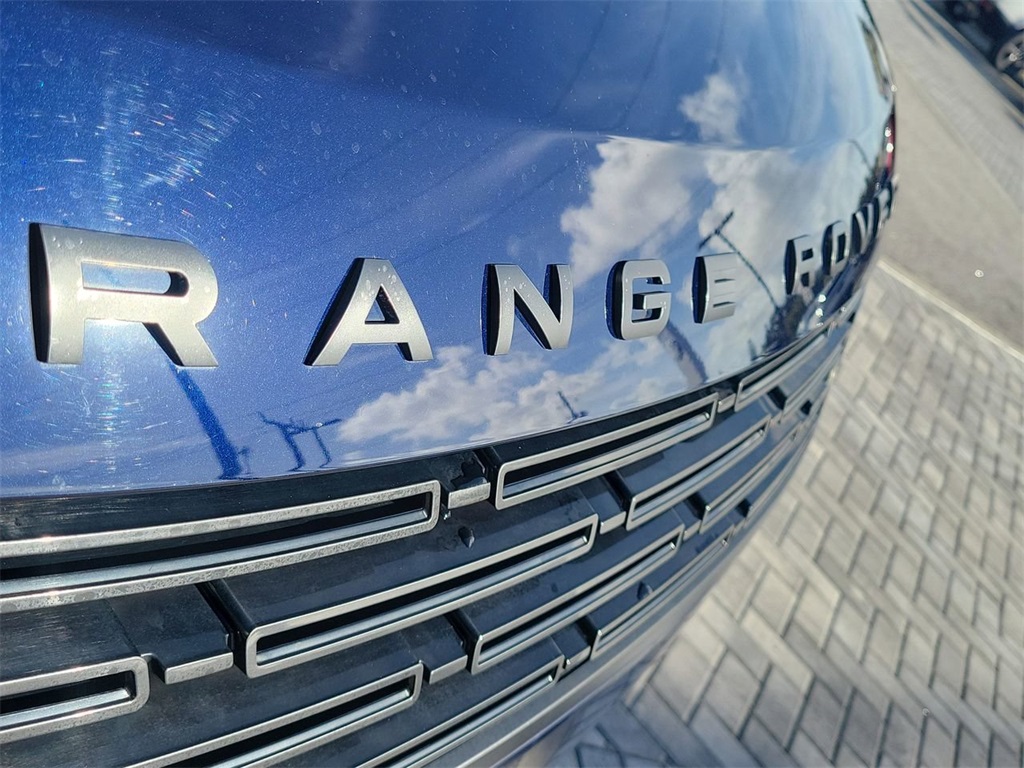 2023 Land Rover Range Rover Sport SE photo 9