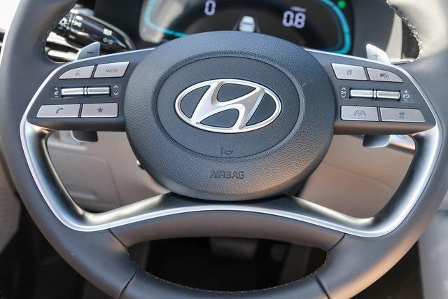 New 2025 White Hyundai SEL FWD image 24