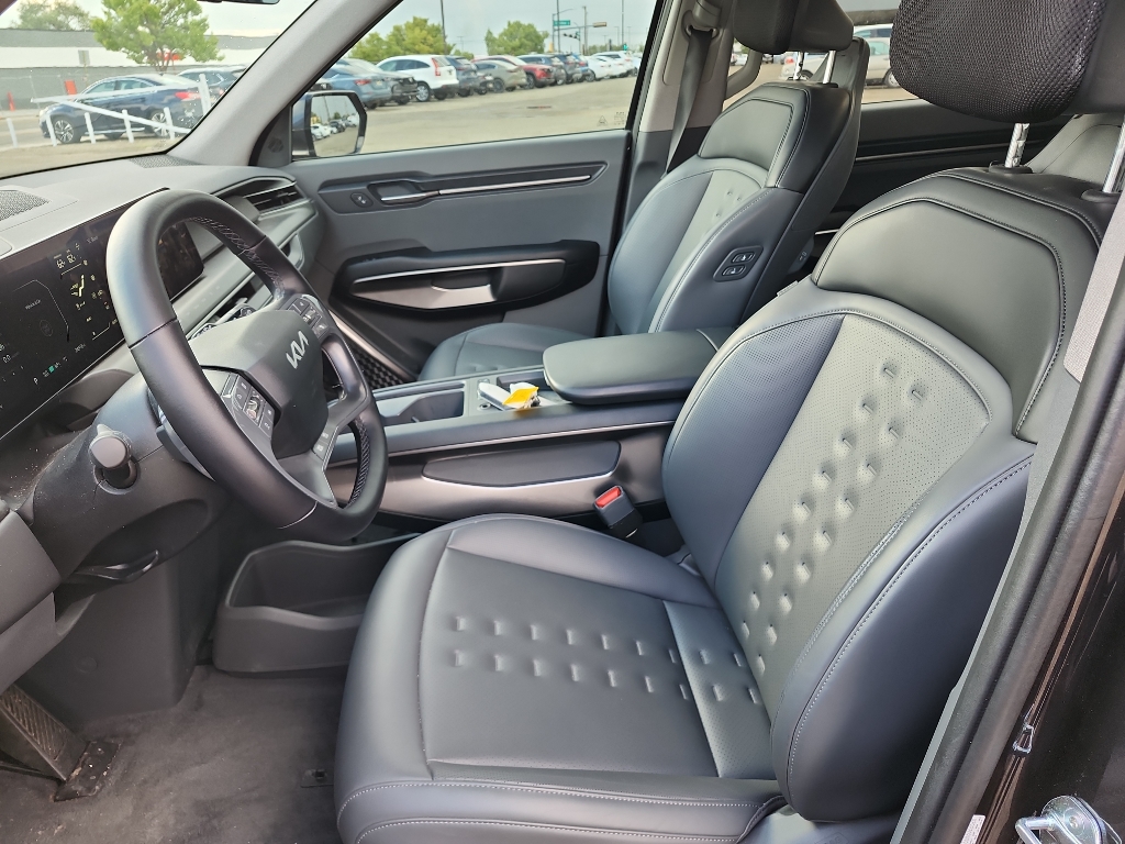 2024 Kia EV9 Wind photo 12