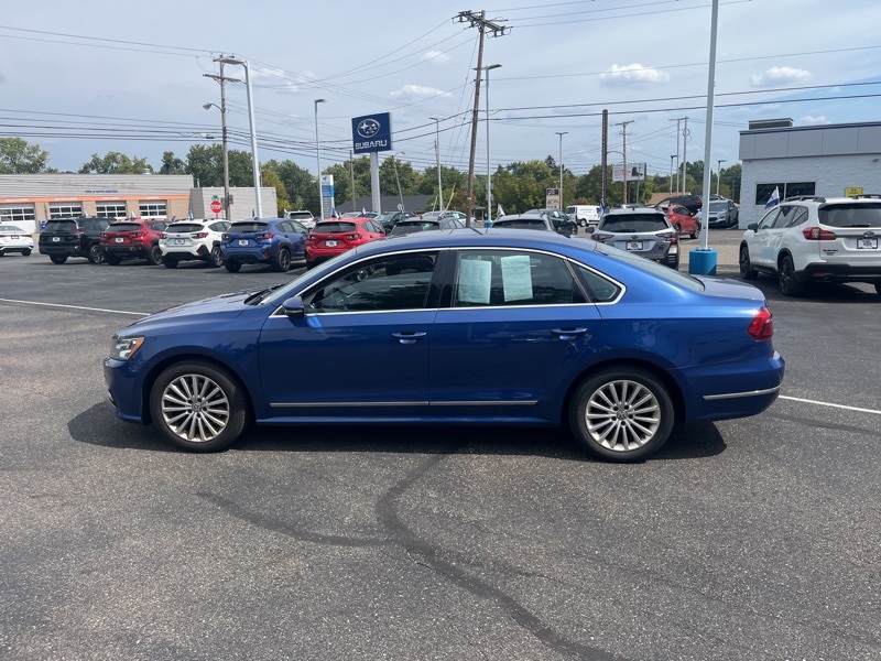 2017 Volkswagen Passat SE photo 3
