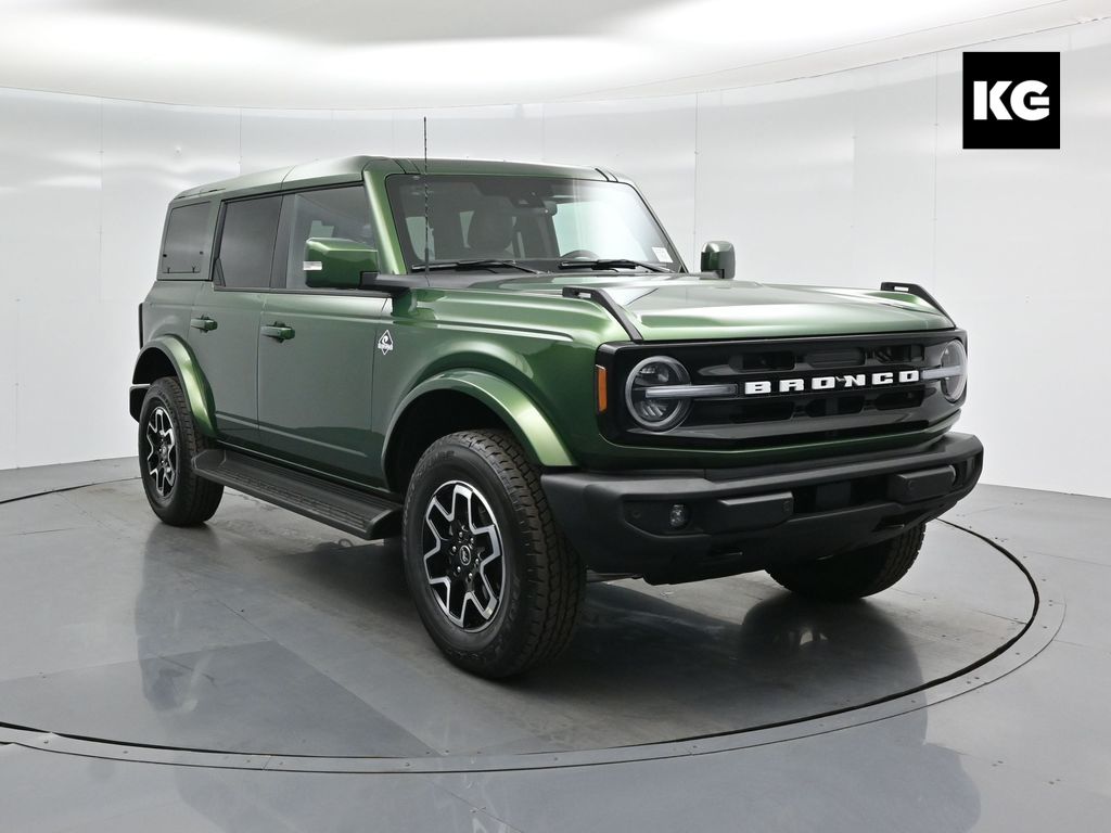 2025 Ford Bronco 4-Door Outer Banks's photo
