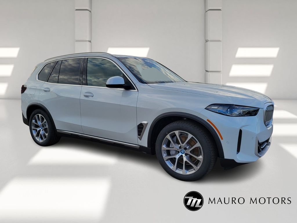 2025 BMW X5 50e's photo