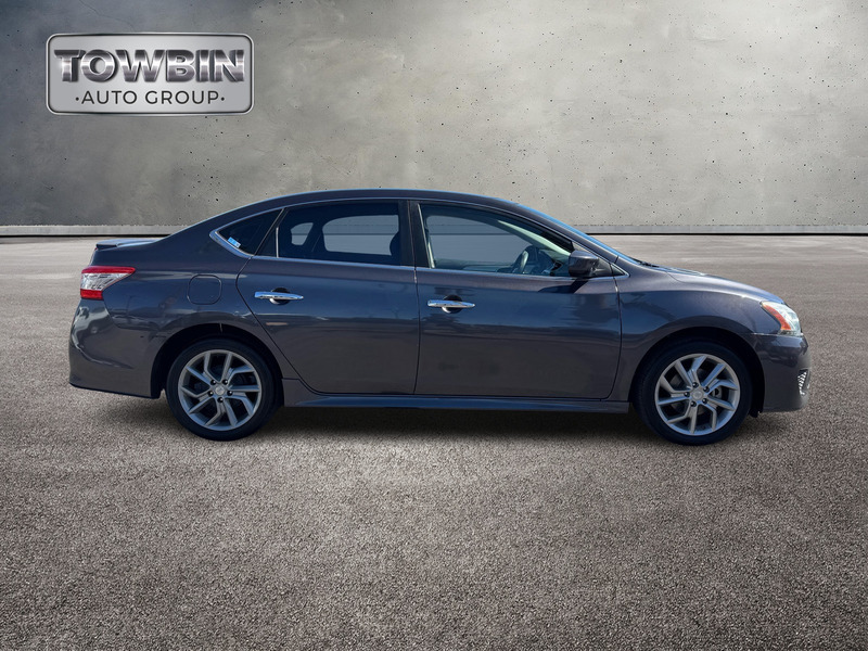 2013 Nissan Sentra SR photo 2