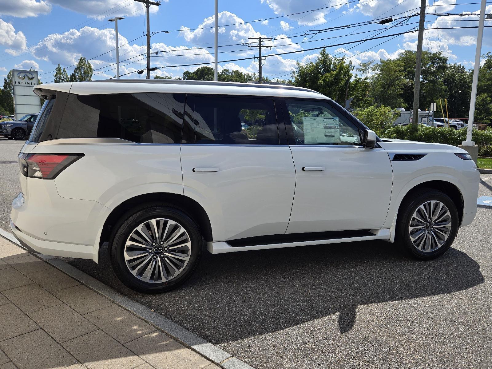 2026 Infiniti QX80 Luxe photo 13