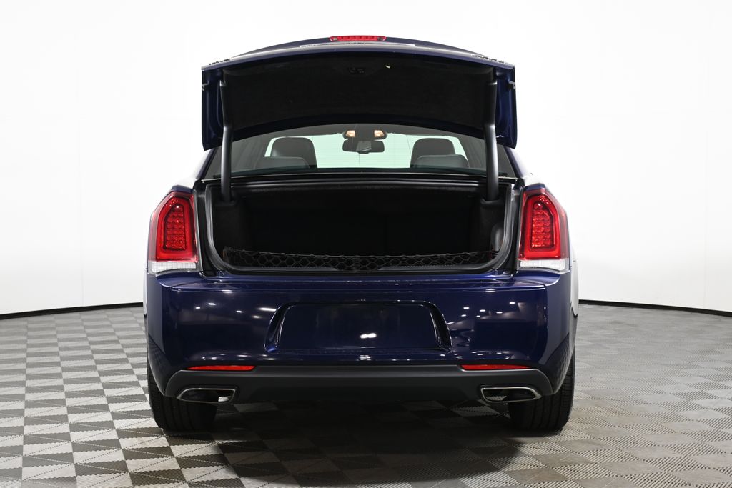 2017 Chrysler 300 S photo 34