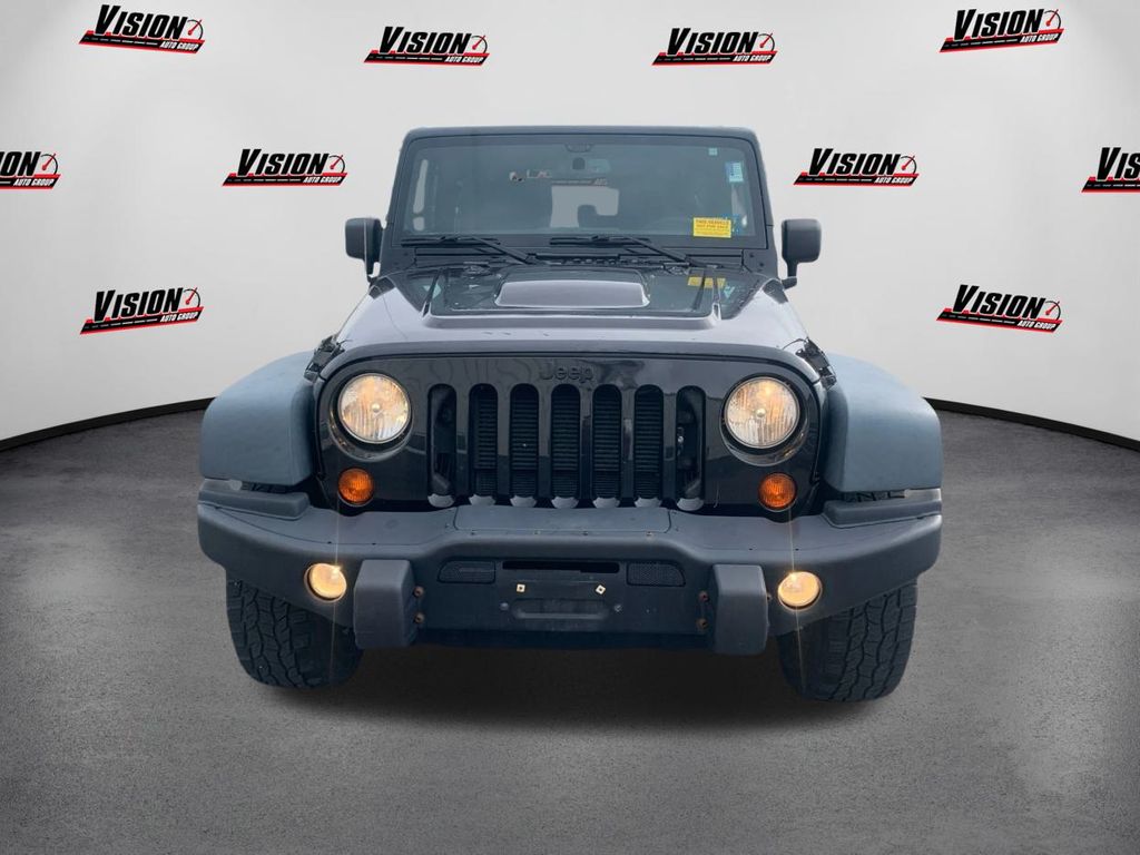 2013 Jeep Wrangler Sahara photo 2