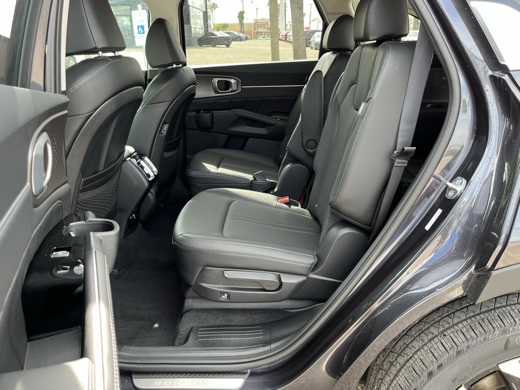 2025 Kia Sorento SX photo 19