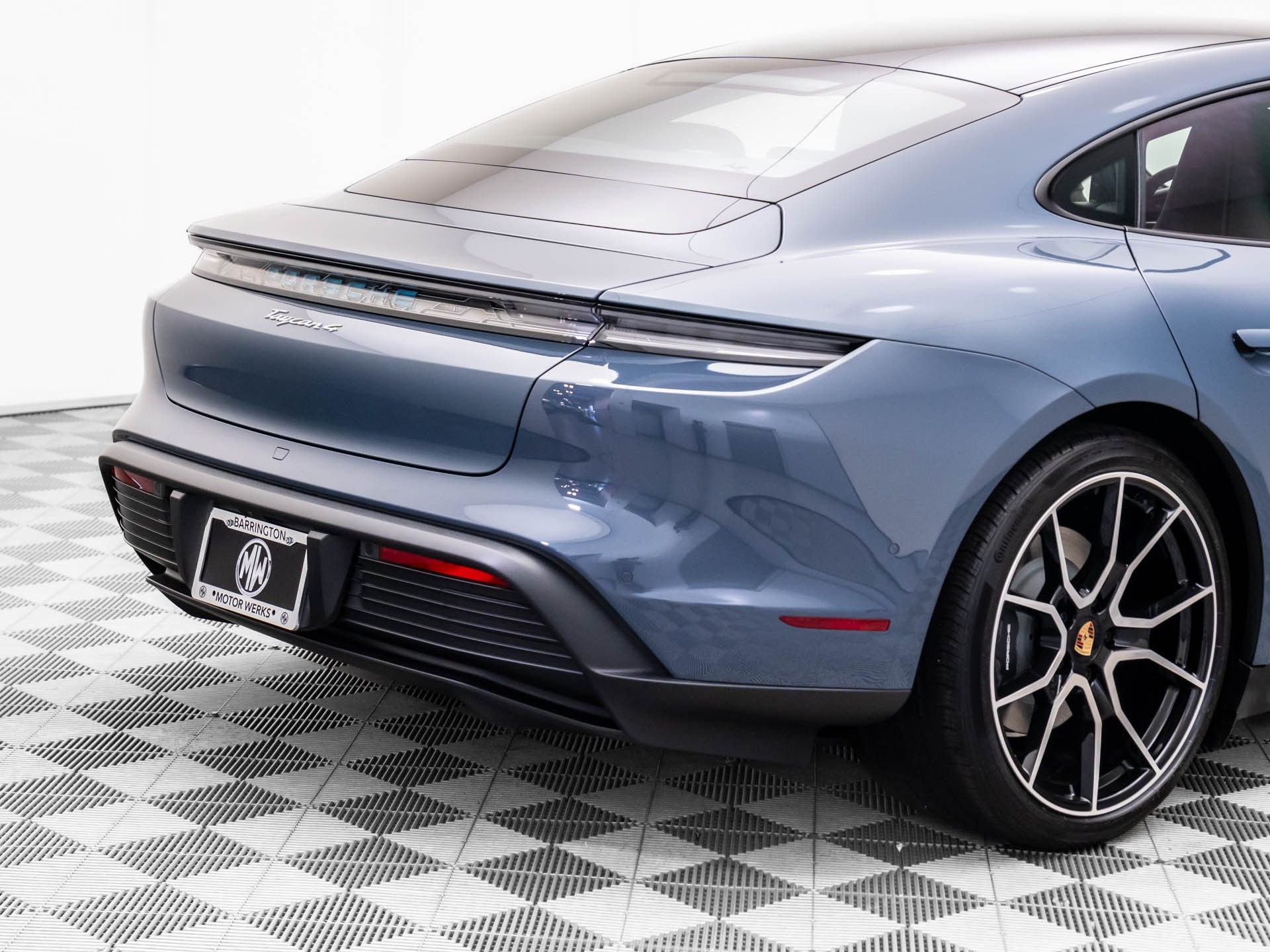 2026 Porsche Taycan 4 photo 30