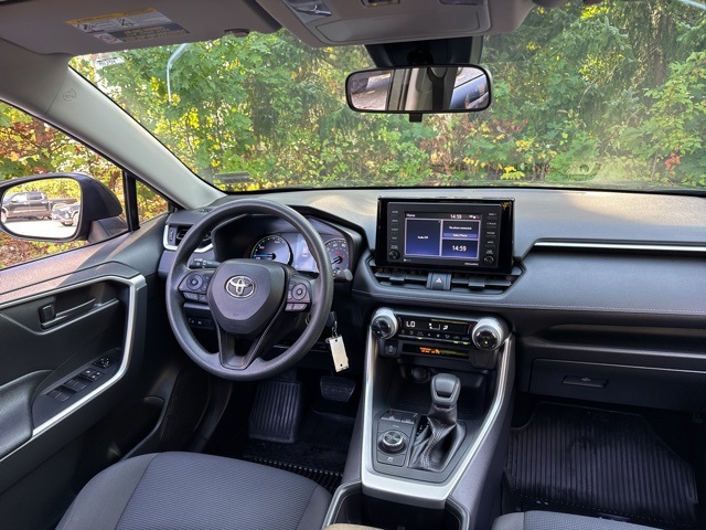 2022 Toyota RAV4 Hybrid LE photo 11