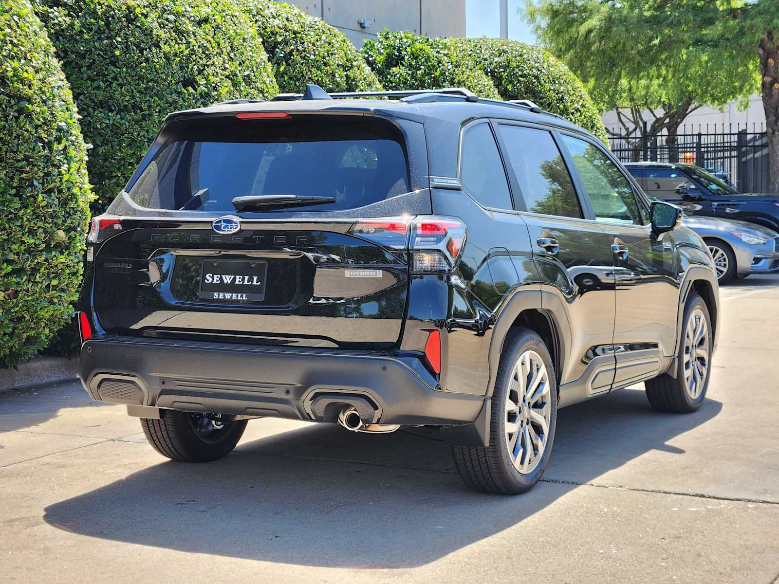 2025 Subaru Forester Touring photo 3