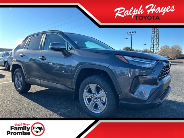 2025 Toyota RAV4 XLE's photo