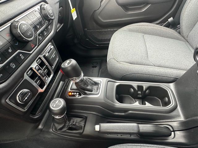 2025 Jeep Wrangler Sport S photo 26