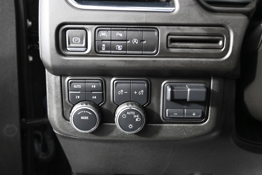 2023 Chevrolet Suburban LT photo 24