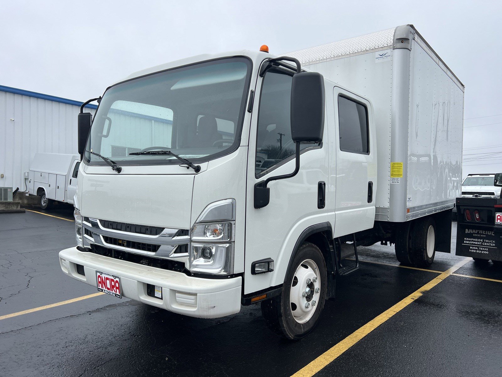 2024 Chevrolet Low Cab Forward Base's photo
