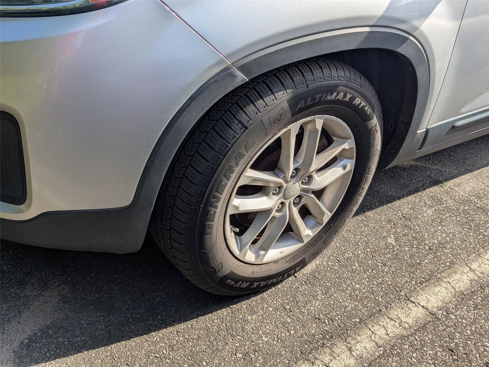 2014 Kia Sorento LX photo 4