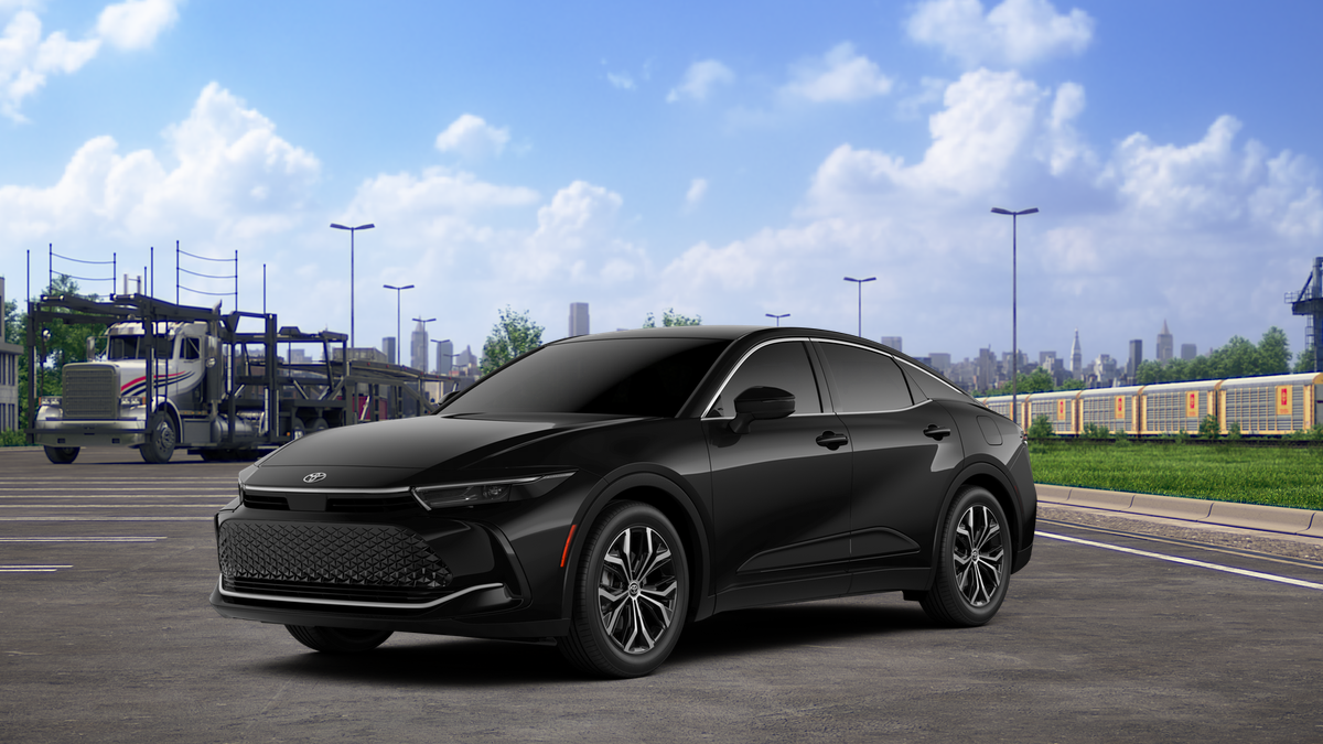 2026 Toyota Crown XLE's photo