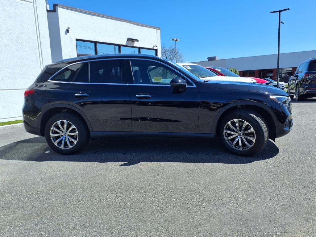 2024 Mercedes Benz GLC 300 4MATIC photo 4