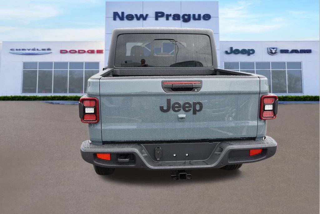 2025 Jeep Gladiator Sport photo 4