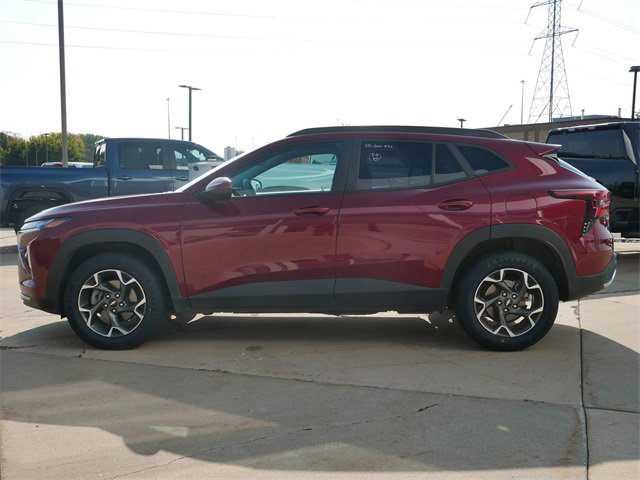 2024 Chevrolet Trax LT photo 3