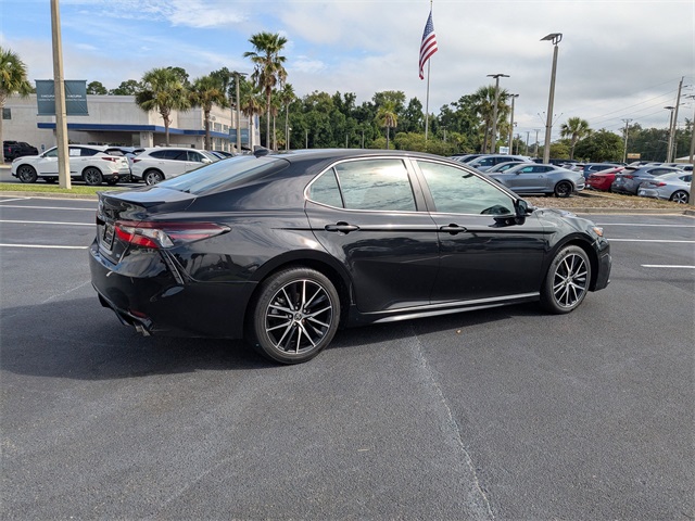 2023 Toyota Camry SE photo 3