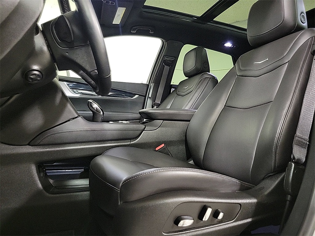2025 CADILLAC XT5 - Image 10