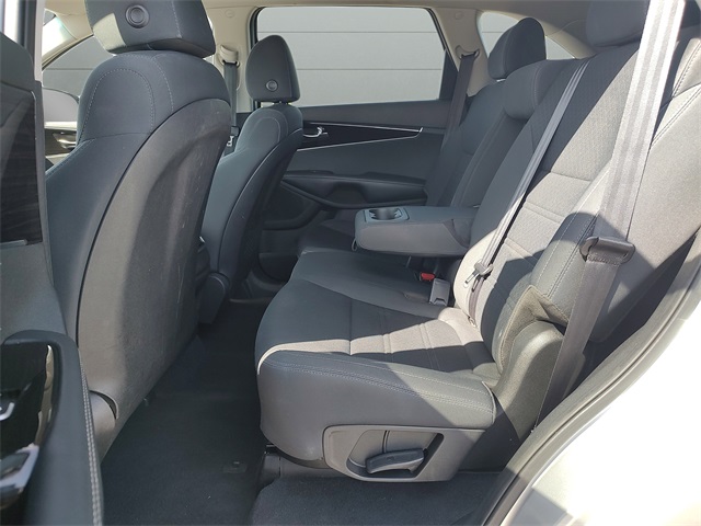 2020 Kia Sorento L photo 25