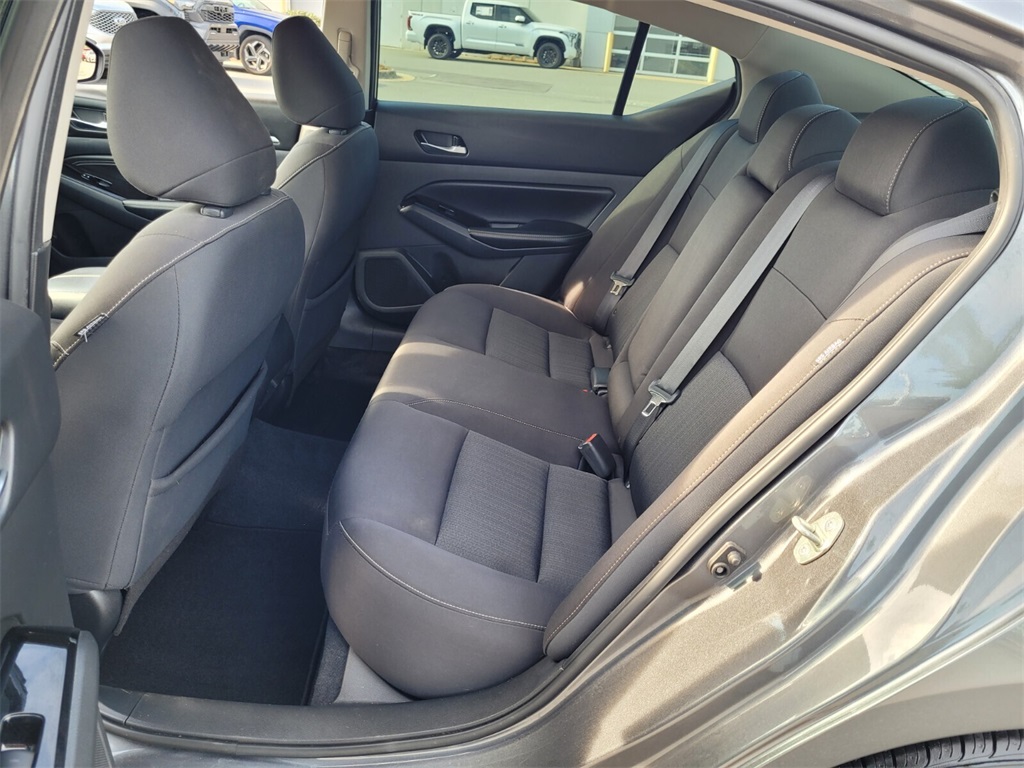 2021 Nissan Altima 2.5 SV photo 6