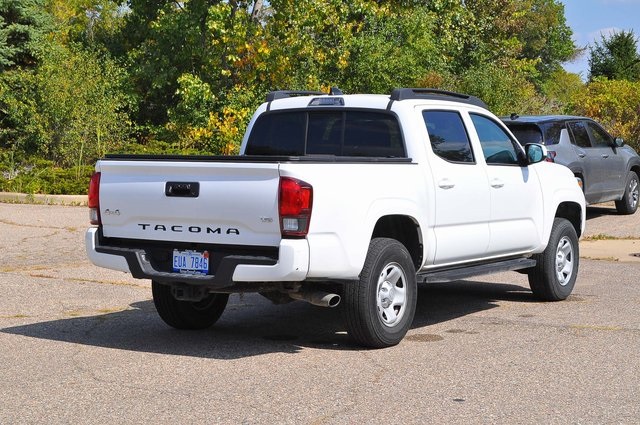 2023 Toyota Tacoma SR 4x4 Double Cab photo 3