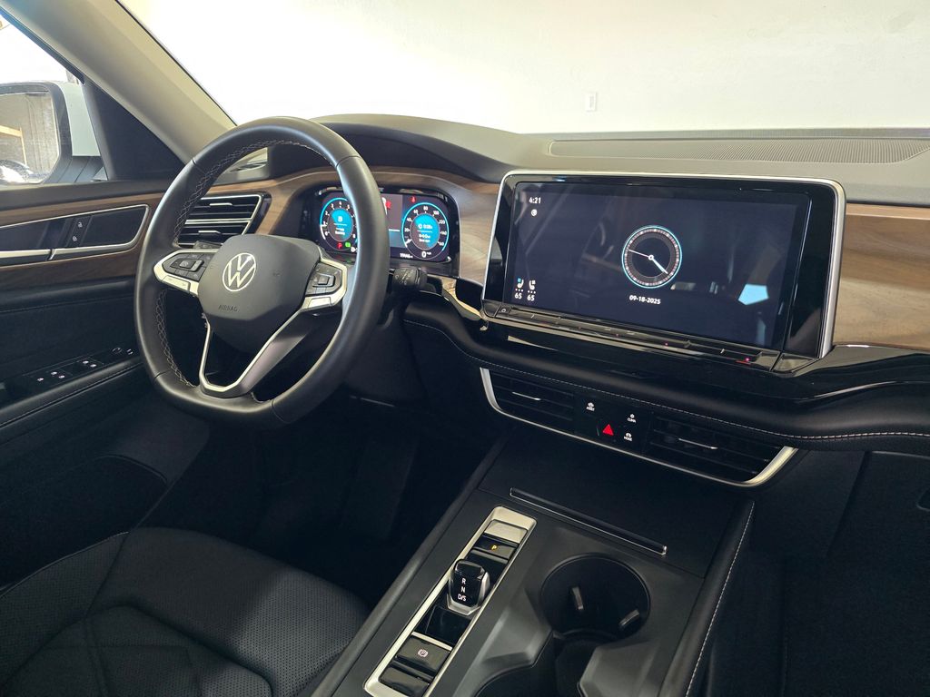 2024 Volkswagen Atlas SE photo 30